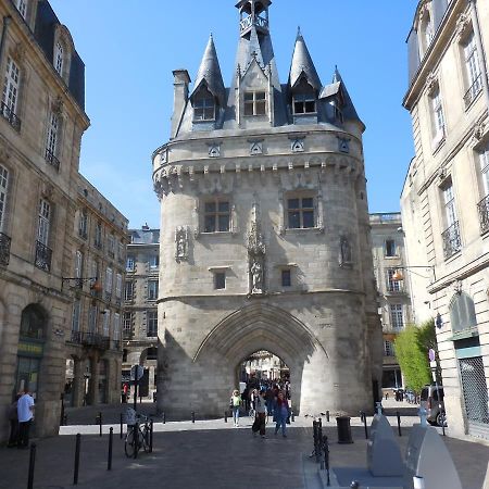 Beautiful Old Property In Bordeaux Center Exterior photo